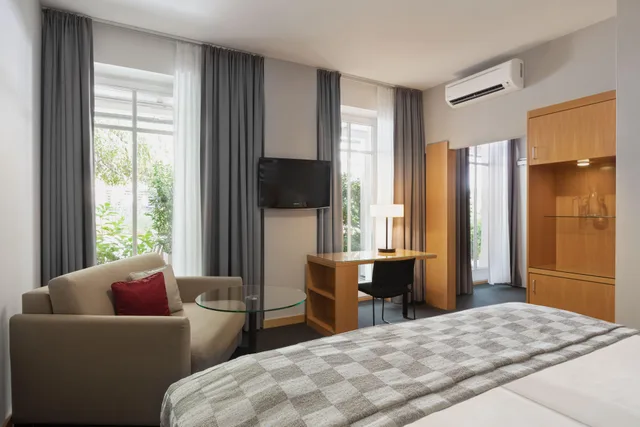 غرفة بريميوم بسرير كينج، HOLIDAY INN VIENNA CITY 3/5