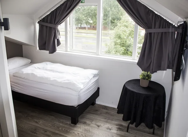 غرفة مفردة بسرير فردي، Lava Apartments 1/3