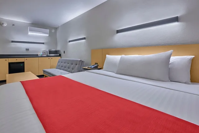 غرفة سوبيريور بسرير كينج مع أريكة، City Express by Marriott Hermosillo Expo 1/3