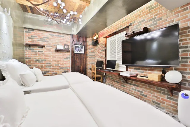 جناح بريميوم بسريرين منفصلين، February Hotel Hwanggeum 2/8