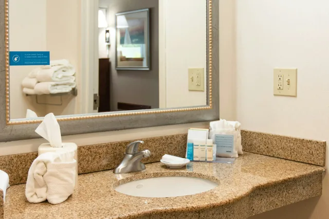 غرفة بسريرين كوين، Hampton Inn Gloucester 2/2