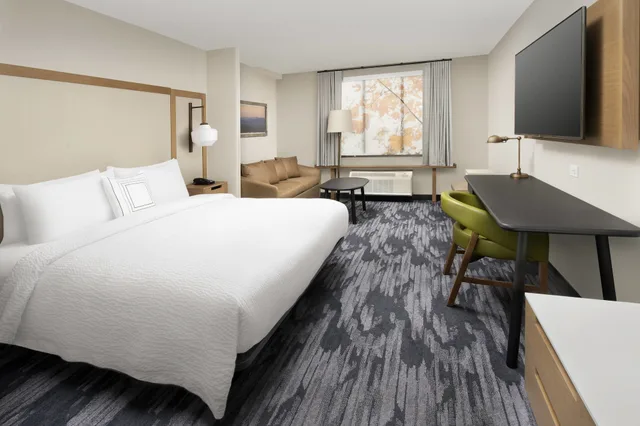 جناح بسرير كينج مع أريكة، Fairfield Inn Suites By Marriott Alexandria Landmark 2/8