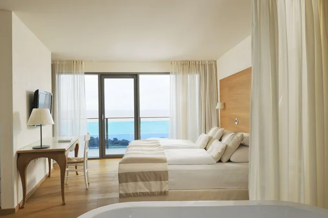 Senior, Suite, Sea Side، Falkensteiner Hotel And Spa Iadera 2/2