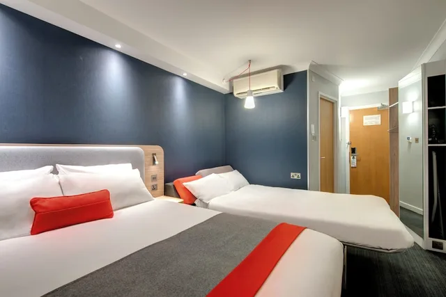 غرفة قياسية بسرير مزدوج مع أريكة، Holiday Inn Express London - Greenwich by IHG 2/3