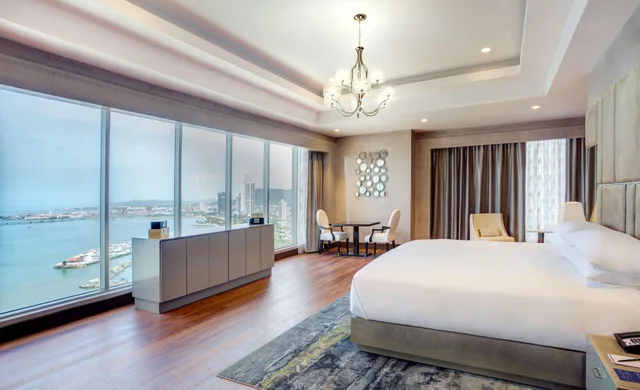 جناح رئاسي بإطلالة، Hilton Panama 1/2