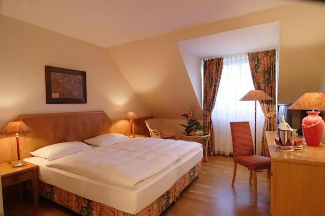 غرفة أساسية بسرير مزدوج، Golden Tulip Lubecker Hof 1/1