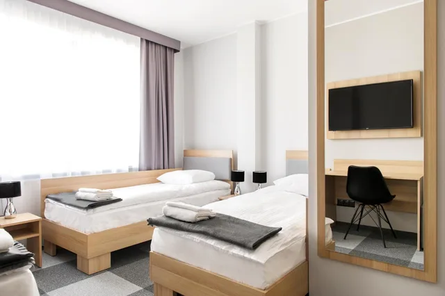 غرفة ثلاثية، Waw Hotel 2/6