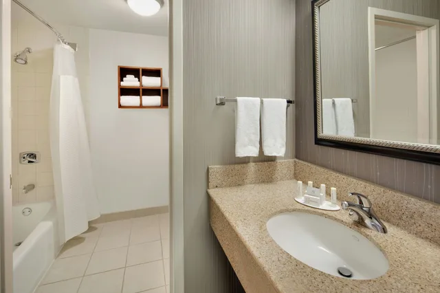 غرفة، Courtyard Dallas Addison Midway 3/3