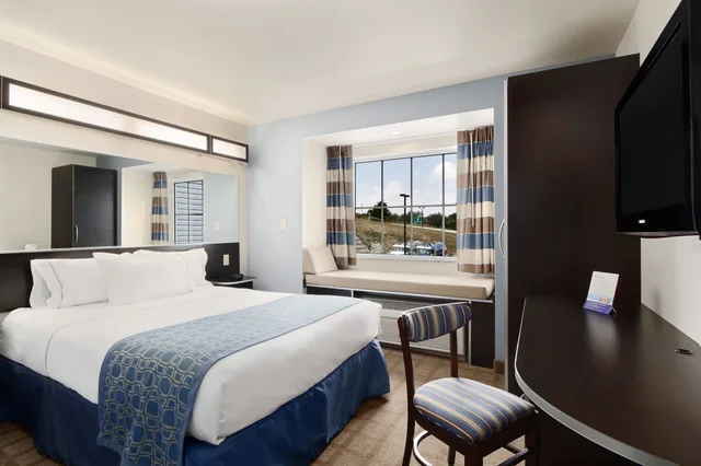 غرفة قياسية بسرير كوين لذوي الإعاقة، Microtel Inn & Suites By Wyndham Waynesburg 6/10