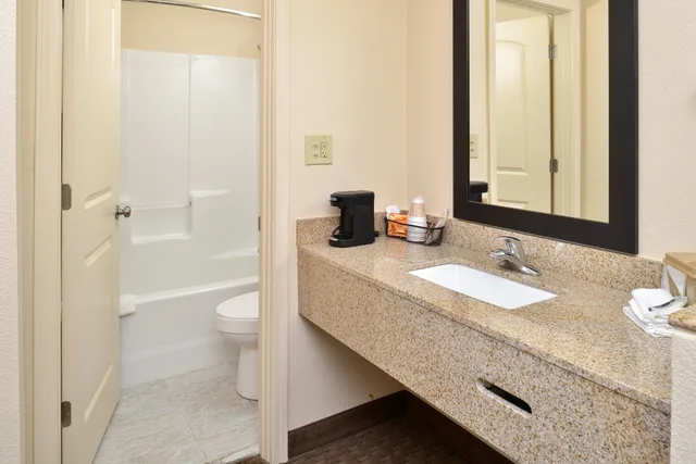 غرفة ديلوكس بسريرين كوين، Red Roof Inn Dalton 7/7