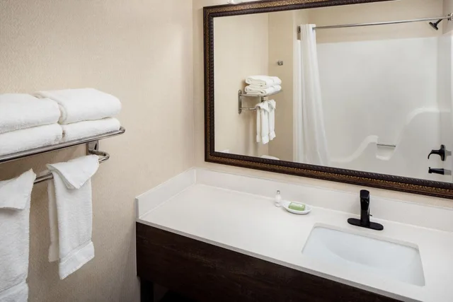 غرفة بسرير كينج، Irish Cottage Inn & Suites 5/6