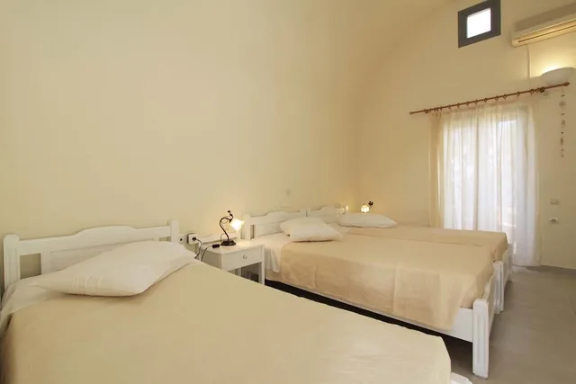 غرفة قياسية ثلاثية بثلاثة أسرّة بشرفة، Ersi Villas 5/10