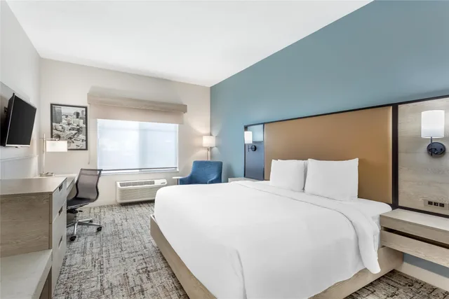Room, King Bed, Pet Friendly, Best Western Plus Airport Inn Suites Salt Lake City 1/5