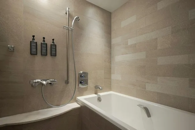 غرفة بريميوم بسرير كوين، Sheraton Miyako Hotel Tokyo 3/3