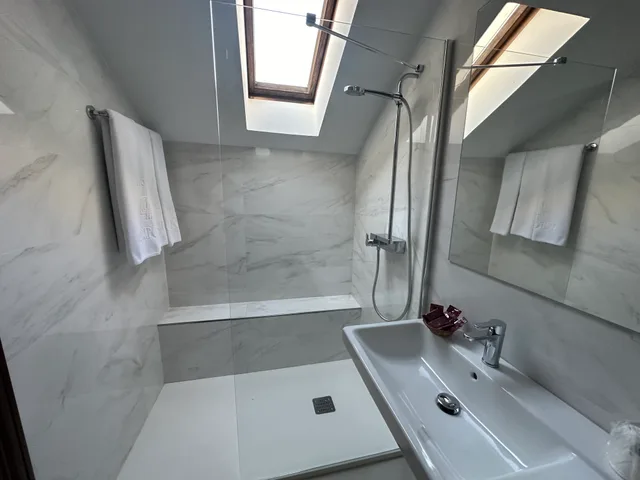 غرفة ثلاثية، Hotel Compostela Vigo 10/10