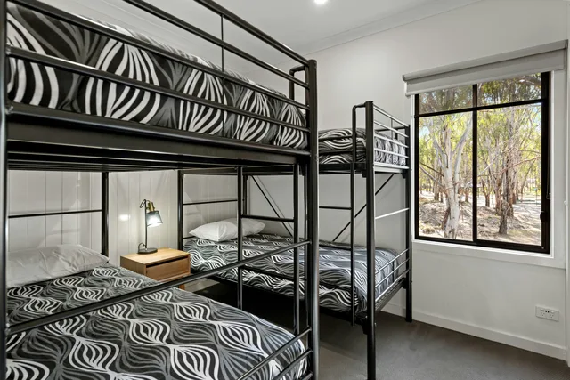 2 Bedrooms, Deluxe, Cabin, DISCOVERY PARKS - ECHUCA 2/5