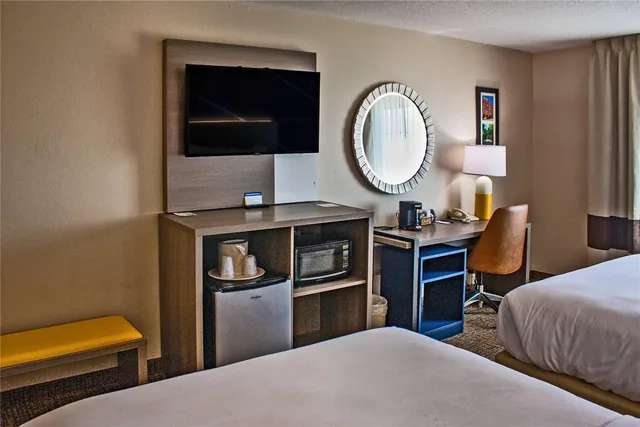 غرفة بسريرين كوين، Comfort Inn & Suites Geneva - West Chicago 4/4