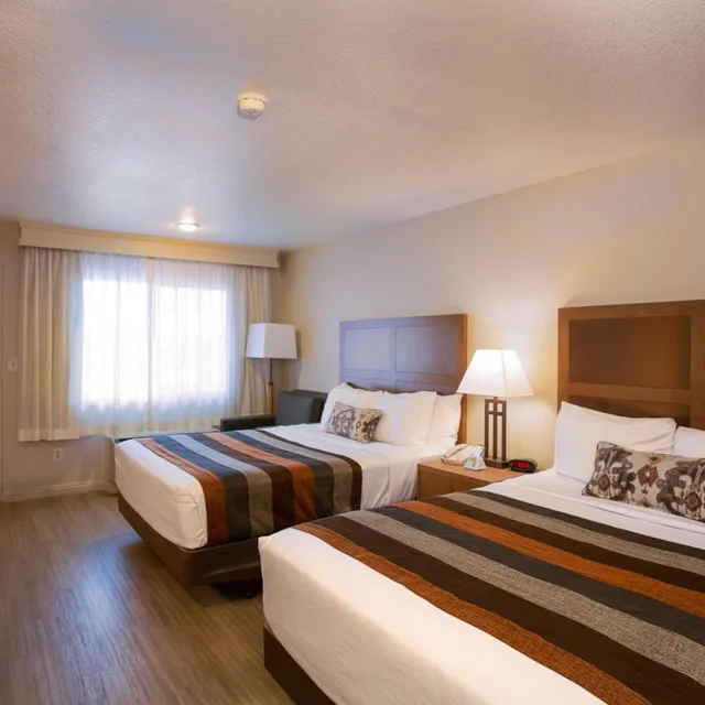 غرفة ديلوكس بسريرين كوين، Best Western Sandman Hotel 1/8