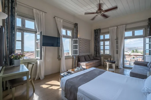 جناح جونيور بسرير مزدوج بإطلالة على البحر مع أريكة، Grand Sarai Nafplio 2/10
