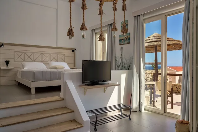 Open Plan, Suite, Queen Bed, Pool Front, Sea View, Sofa، Althea Boutique Hotel 1/2