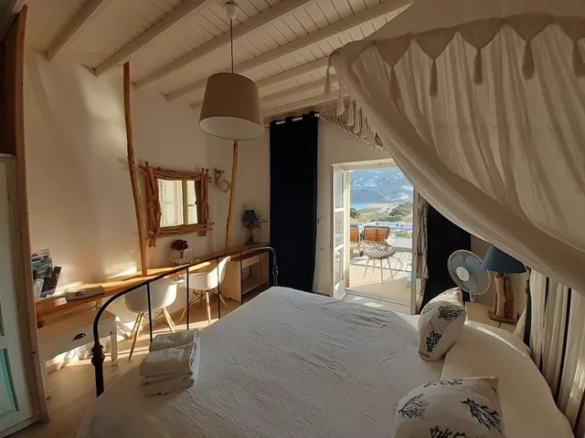 استوديو غراند بسرير مزدوج وسريرين منفصلين بإطلالة على البحر، Sea Side Studios Houses 7/10
