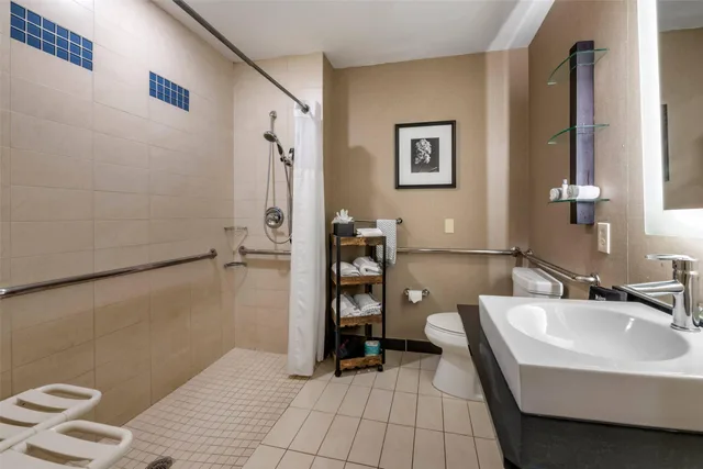 جناح بسرير كوين لذوي الإعاقة، Cambria Hotel Ft Lauderdale Airport South Cruise Port 2/2