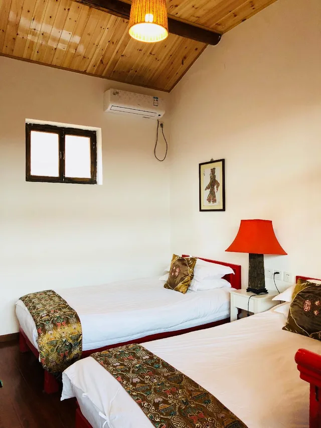 Standard, Twin Beds, The Great Wall Courtyard Hostel 1/2