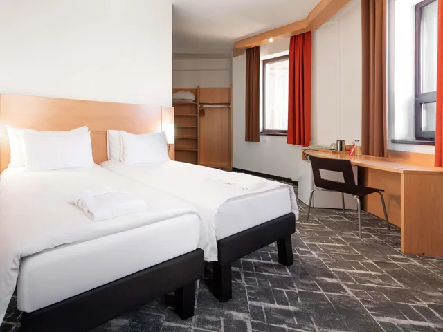 غرفة بريميوم بسريرين منفصلين بإطلالة على المدينة، Ibis Astana Hotel 4/10