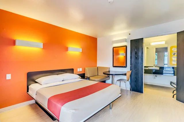 1 Queen Bed - ADA/Tub، Motel6 Linthicum Heights, MD - BWI Airport 3/7