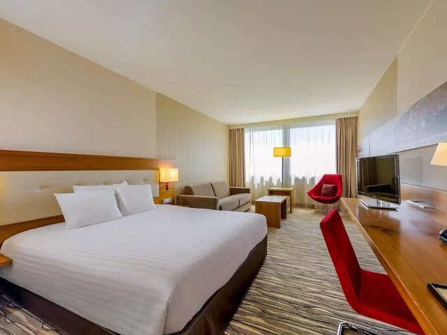 غرفة بريميوم بسرير كينج، Movenpick Hotel Geneva 3/10