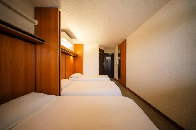 غرفة ثلاثية، Hotel La Bonne Etape 2/8