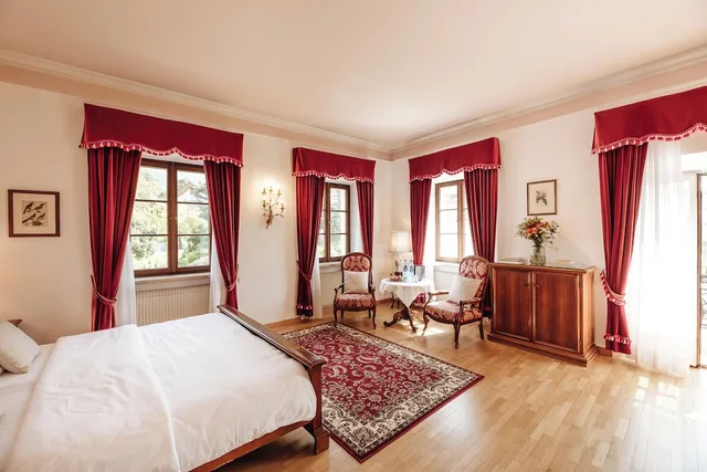 جناح جونيور بسرير كوين بشرفة، Castel Rundegg 3/3
