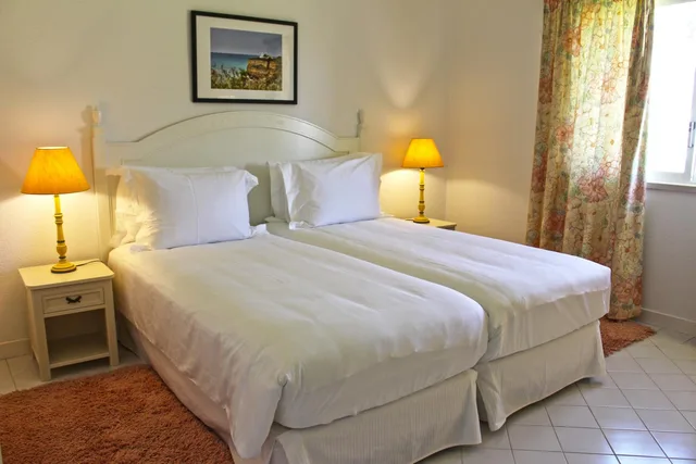 فيلا بـ4 غرف نوم بمسبح خاص، Rocha Brava Village Resort 5/10
