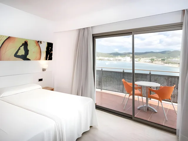 غرفة سوبيريور مفردة بسريرين منفصلين، THB Ocean Beach - Adults Only 1/1