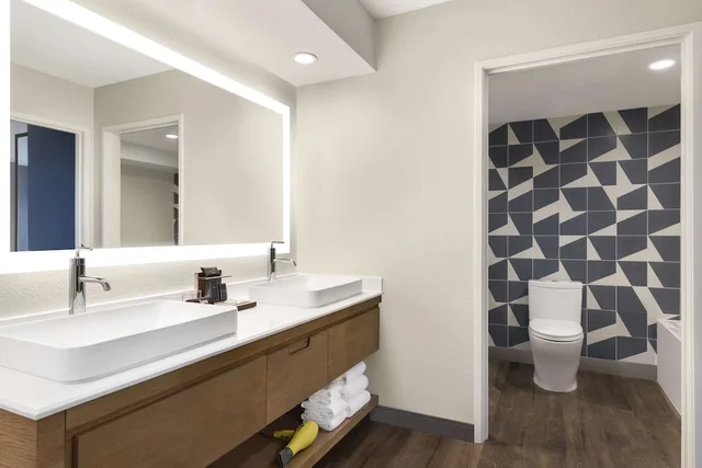 جناح بريميوم بسرير كينج مع أريكة، Hyatt Centric Santa Clara Silicon Valley 3/4
