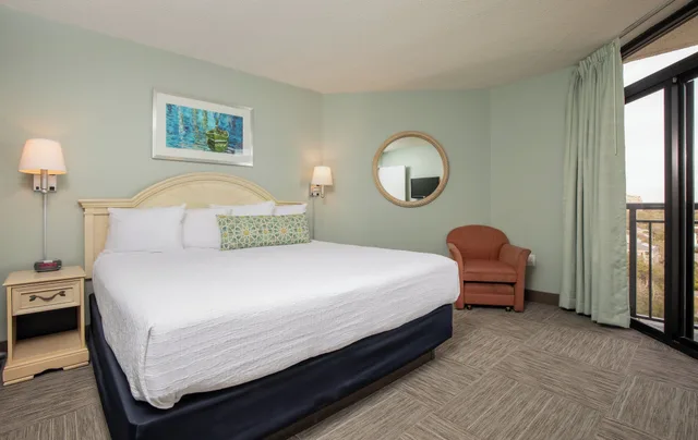 3 Bedrooms, Condo, Deluxe, 2 Double Beds, 2 King Beds, Ocean Front, Sofa، Grande Shores Ocean Resorts Condominiums 1/7