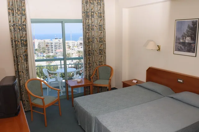 غرفة مفردة بإطلالة جزئية على البحر، Antigoni Hotel 3/4
