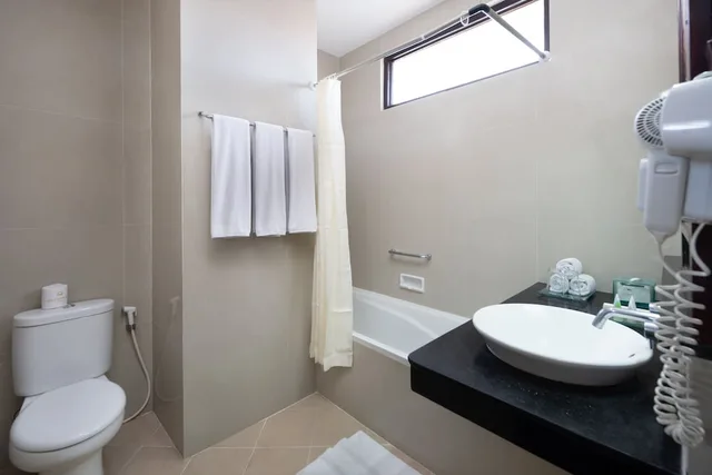 غرفة عائلية بسرير مزدوج وسريرين منفصلين بغرفة نوم واحدة، Adi Dharma Hotel Kuta 10/10