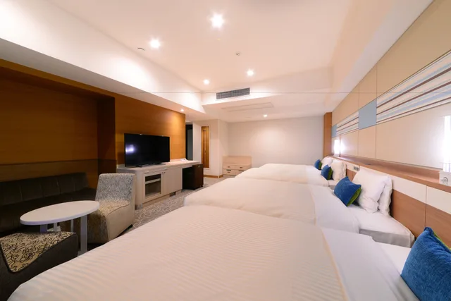 غرفة عائلية رباعية بأربعة أسرّة وسريرين منفصلين في الملحق، Vessel Hotel Campana Okinawa 3/6