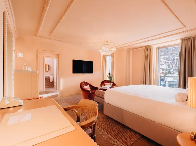Junior Suite, King Bed, Mountain View, Parkhotel Beau-Site 1/2