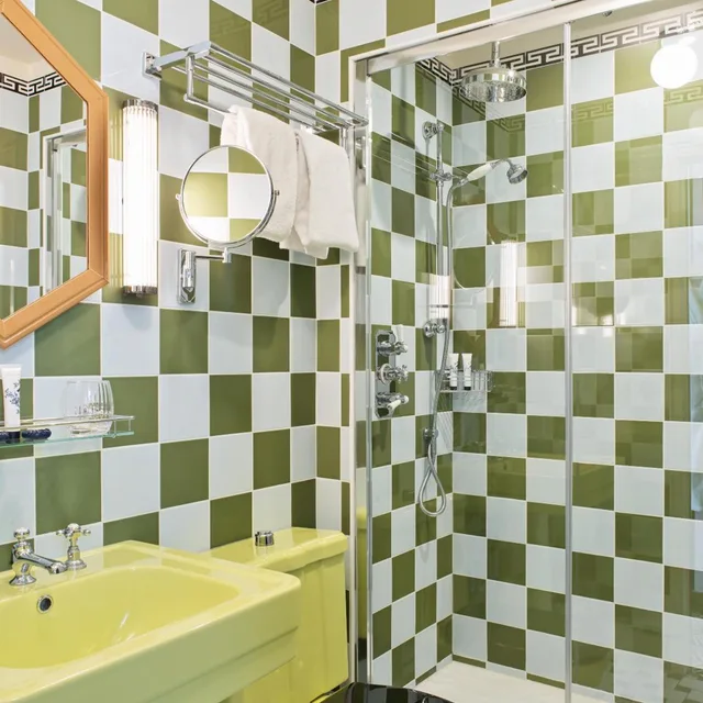 جناح سوبيريور، Hotel Les Deux Gares 4/8