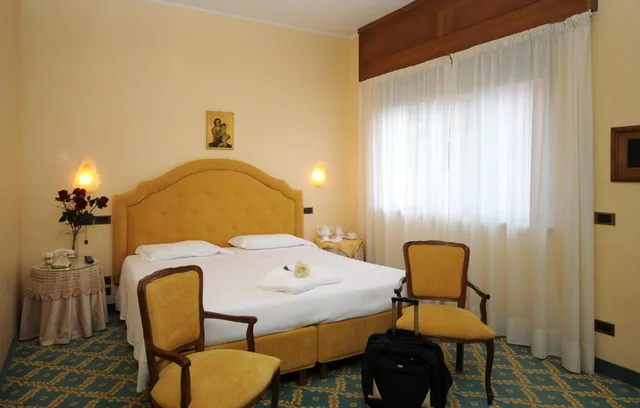 غرفة كلاسيكية ثلاثية، Grand Hotel Excelsior 5/7