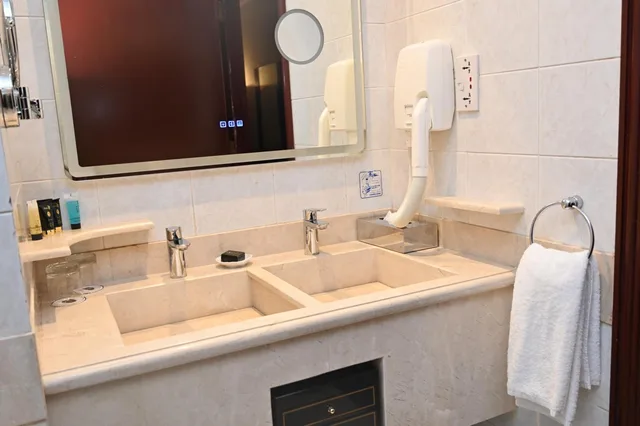غرفة ديلوكس بسرير فردي بإطلالة على المدينة، فندق دار التقوى(Dar Al Taqwa Hotel) 9/9