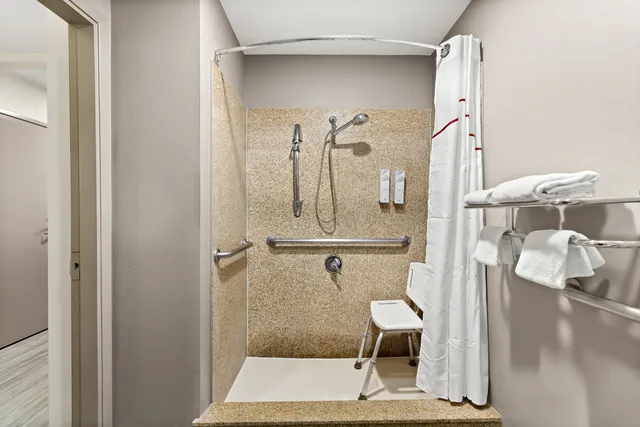 Deluxe, 2 Queen Beds, Accessible, OYO Hotel Stafford TX I-69 North 3/5