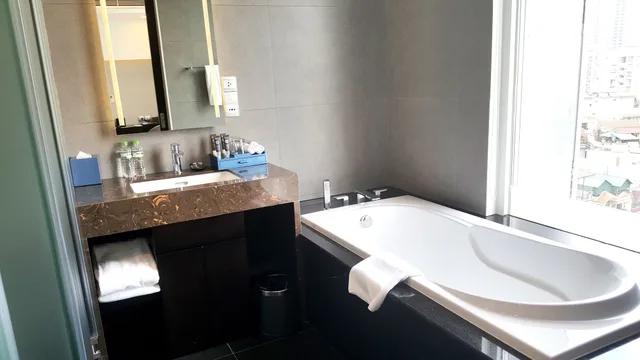 شقة تنفيذية بسرير كينج بغرفة نوم واحدة، Novotel Suites Hanoi 5/8