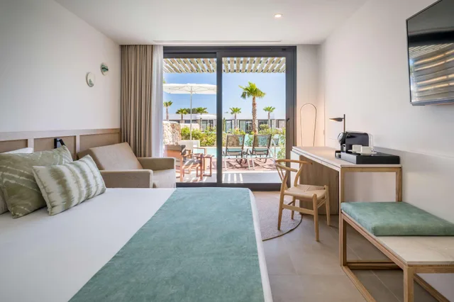Junior Suite, Private Pool, Barcelo Nura 3/5