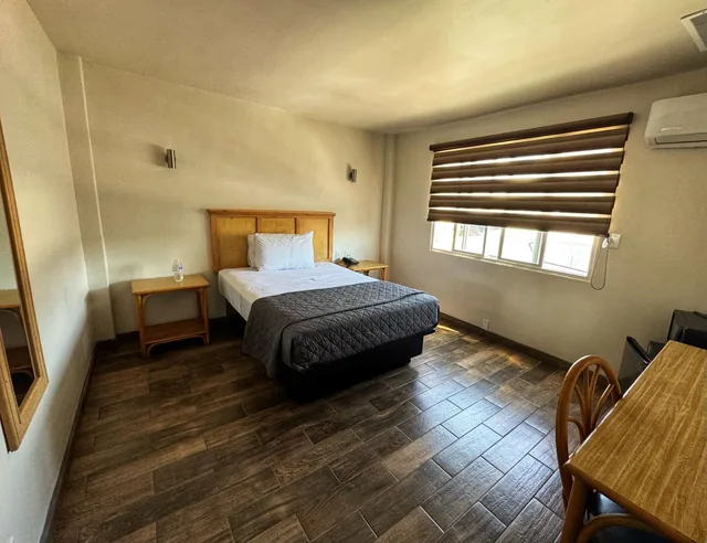 غرفة بسرير كوين، Paris Hotel 10/10