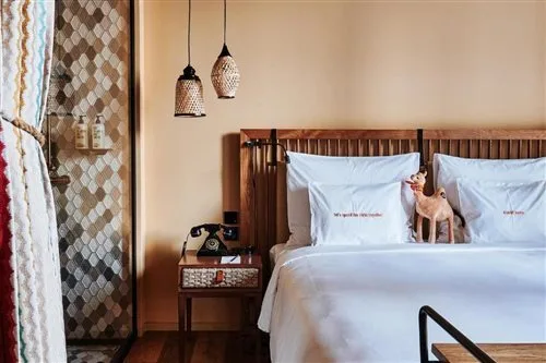 غرفة بسريرين منفصلين، 25hours Hotel Dubai One Central 1/1