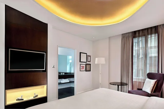 غرفة ديلوكس بسرير كوين، SHERATON GRAND LONDON PARK LANE 1/7