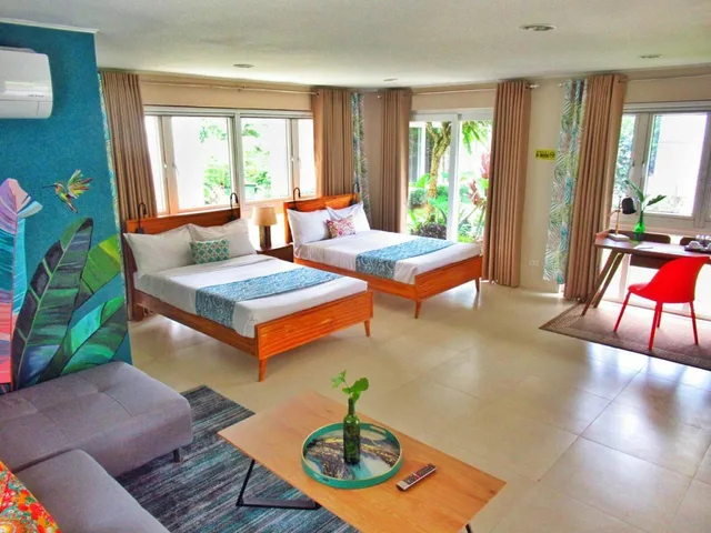 Kimberly, Suite, Queen Bed, Sofa، Kimberly Tagaytay Hotel 10/10